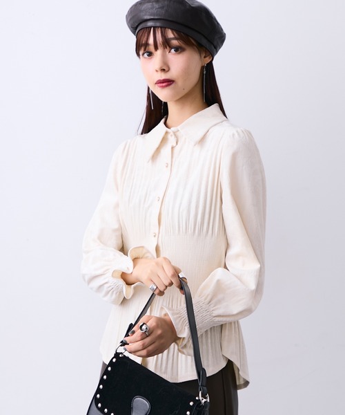 MONOe(モノエ)の「チャイナ柄プリーツマットシャツ(シャツ/ブラウス・レディース・ホワイト/ブラック/カーキ・FREE)」の6枚目の写真