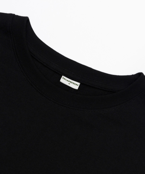 ESCAPEFROM(エスケープフロム)の「ドットスターブloomプリントオーバーサイズ半袖Tシャツブラック(Tシャツ/カットソー・レディース・その他・LARGE/SMALL/MEDIUM)」の4枚目の写真