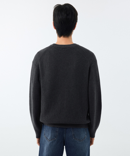 MUSINSA STANDARD（ムシンサスタンダード）の「コットンリブクルーネックニット[ミディアムグレー]（ニット/セーター・メンズ・その他・MEDIUM/LARGE/X-LARGE/XX-LARGE/SMALL）」の4枚目の写真