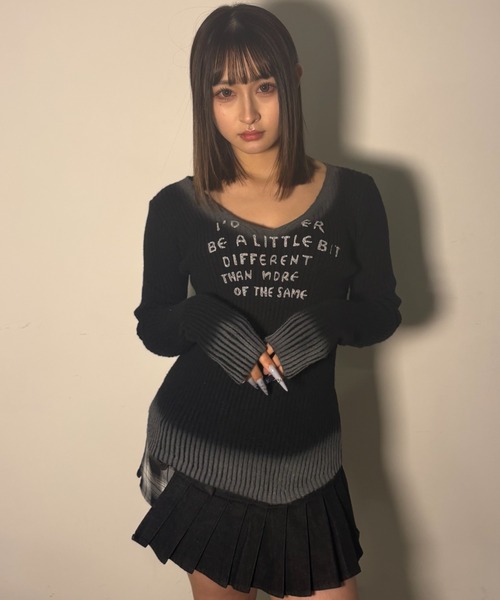 .KOM(ドットコム)の「A'GEM/9 × .kom 『.kom/ドットケーオーエム』【Y2K】 グラデーションリブニットトップス(ニット/セーター・レディース・ブラック/グレー・FREE)」の10枚目の写真