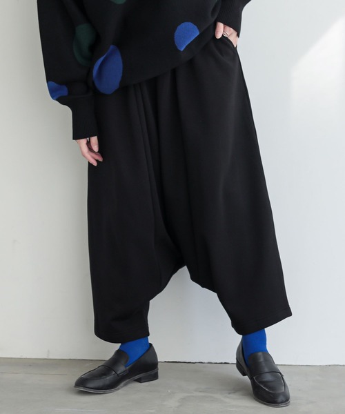 n'OrLABEL(ノアールレーベル)の「裏シャギーサルエルパンツ(その他パンツ・レディース・ブラック/チャコールグレー・FREE)」の2枚目の写真