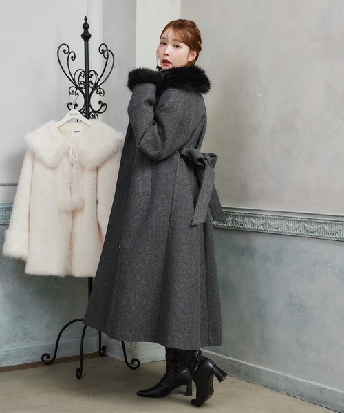 HolidayCollection】フェイクファー付きロングコート（チェスター