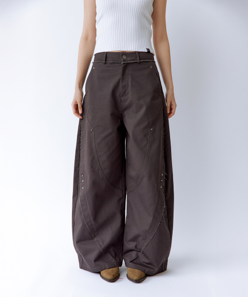 ROUGHNECK(ラフネック)の「デストロイドワイドパンツブラウン(その他パンツ・レディース・その他・MEDIUM/SMALL)」の1枚目の写真