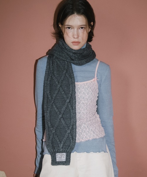 ROCKFISH WEATHERWEAR（ロックフィッシュウェザーウェア）の「DIAMOND CABLE SCARF（マフラー・レディース・グレー/アイボリー/オリーブ/ラベンダー・FREE）」の3枚目の写真