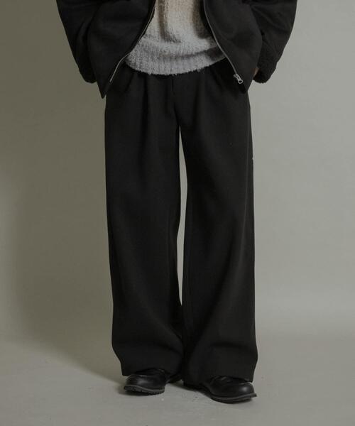 SENSE OF PLACE by URBAN RESEARCH（センスオブプレイスバイアーバンリサーチ）の「ジャージメルトンタックワイドパンツ（その他パンツ・メンズ・ブラック/チャコールグレー/ライトグレー・LARGE/MEDIUM）」の4枚目の写真