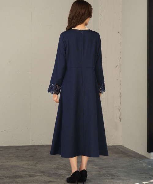 Flolia(フロリア)の「【喪服・礼服】フォーマルワンピース 長袖 Aライン ロング丈 セレモニー 卒業式 卒園式 入学式 入園式 ブラックフォーマル オケージョン 七五三 ママ 母親 マタニティ 妊婦【洗える】(ワンピース・レディース・ネイビー/ブラック・L/2L/S/M)」の11枚目の写真