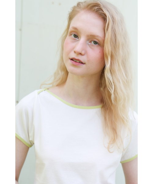 POEV(ポエブ)の「Contrast Boat-neck T-shirt -Cream(Tシャツ/カットソー・レディース・その他・FREE)」の4枚目の写真