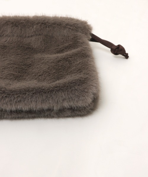 andme（アンドミー）の「2wayファー巾着バッグ（ショルダーバッグ・レディース・グレイッシュベージュ/アイボリー/モカ/チャコールグレー・FREE）」の9枚目の写真