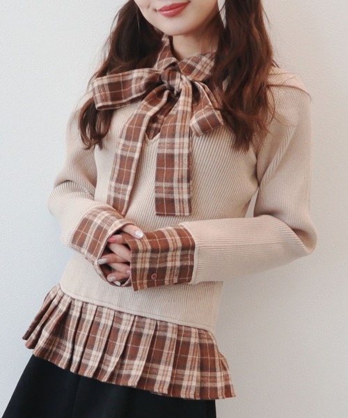 CECIL McBEE（セシルマクビー）の「ニットｘチェックプリーツ棒タイ付きチュニック（ニット/セーター・レディース・ベージュ/グレー/アイボリー/ブラック・MEDIUM）」の4枚目の写真