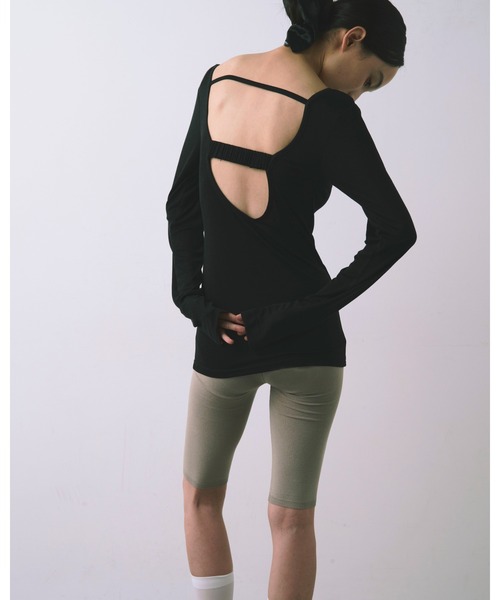 kiehtova(キエトヴァ)の「【kiehtova】BACK OPEN TOPS/バックオープントップス(Tシャツ/カットソー・レディース・ブラック/ベージュ・FREE)」の4枚目の写真