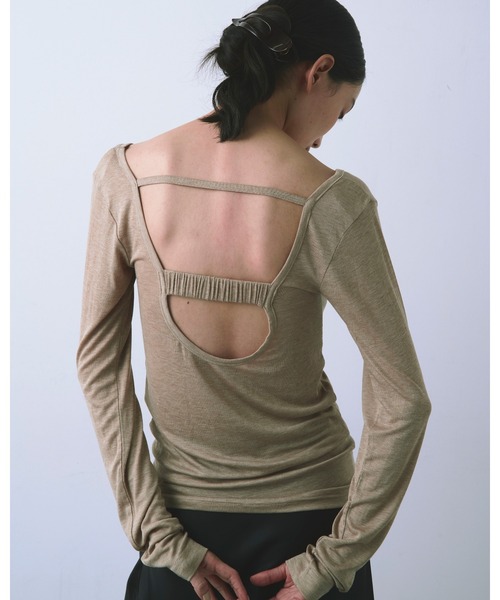 kiehtova(キエトヴァ)の「【kiehtova】BACK OPEN TOPS/バックオープントップス(Tシャツ/カットソー・レディース・ブラック/ベージュ・FREE)」の5枚目の写真