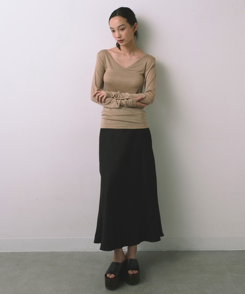 kiehtova(キエトヴァ)の「【kiehtova】BACK OPEN TOPS/バックオープントップス(Tシャツ/カットソー・レディース・ブラック/ベージュ・FREE)」の6枚目の写真