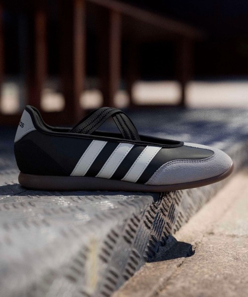 adidas（アディダス）の「バレダ メリー ジェーン / BARREDA MARY JANE