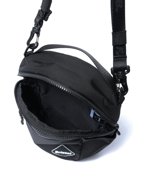F.C.Real Bristol(エフシーレアルブリストル)の「TOUR MINI SHOULDER BAG(ショルダーバッグ・メンズ・ブラック・FREE)」の4枚目の写真