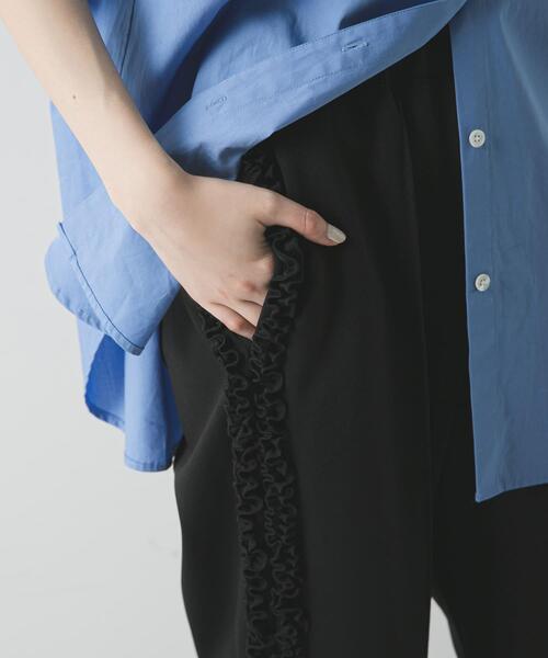 crinkle crinkle crinkle（クリンクルクリンクルクリンクル）の「『別注』crinkle crinkle crinkle×URBAN RESEARCH　FRILL TRACK PANTS（その他パンツ・レディース・ブラック・FREE）」の2枚目の写真