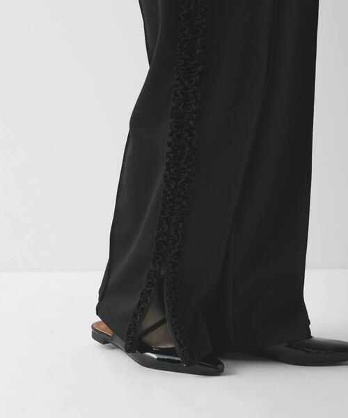 crinkle crinkle crinkle（クリンクルクリンクルクリンクル）の「『別注』crinkle crinkle crinkle×URBAN RESEARCH　FRILL TRACK PANTS（その他パンツ・レディース・ブラック・FREE）」の3枚目の写真