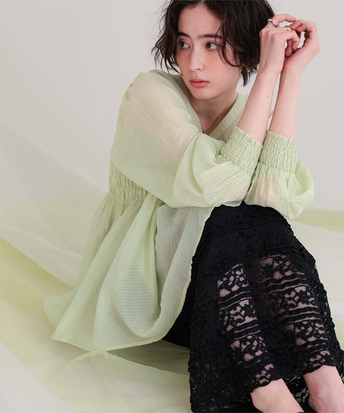 titivate(ティティベイト)の「前後2wayシャーリングチュニックブラウス(シャツ/ブラウス・レディース・ライトグリーン/アイボリー/ブラック・FREE)」の20枚目の写真