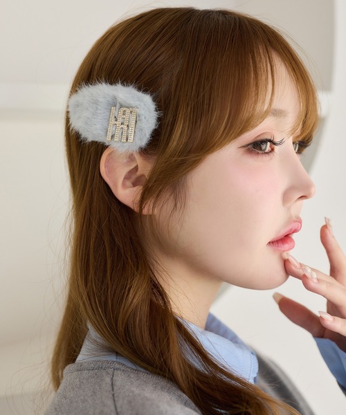 one after another NICE CLAUP(ワンアフターアナザーナイスクラップ)の「【Latini】ファーパッチンピン(バレッタ/ヘアクリップ・レディース・ホワイト/ピンク/ブラック/サックスブルー・FREE)」の6枚目の写真