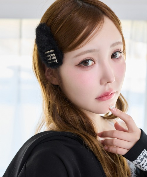one after another NICE CLAUP(ワンアフターアナザーナイスクラップ)の「【Latini】ファーパッチンピン(バレッタ/ヘアクリップ・レディース・ホワイト/ピンク/ブラック/サックスブルー・FREE)」の12枚目の写真