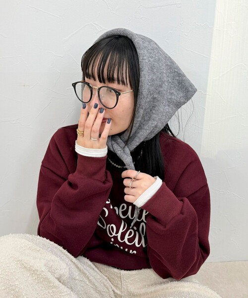 fredy emue（フレディエミュ）の「ニットバブーシュカ（バンダナ/スカーフ・レディース・キナリ/ピンク/グレー・FREE）」の2枚目の写真