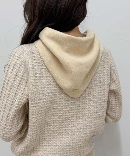 fredy emue（フレディエミュ）の「ニットバブーシュカ（バンダナ/スカーフ・レディース・キナリ/ピンク/グレー・FREE）」の8枚目の写真