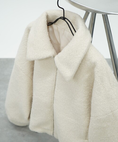 abahouse mavie(アバハウスマヴィ)の「シープボアショートブルゾン(ブルゾン・レディース・ブラウン/アイボリー/グレー/ブラック・フリー)」の6枚目の写真