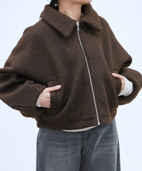 abahouse mavie(アバハウスマヴィ)の「シープボアショートブルゾン(ブルゾン・レディース・ブラウン/アイボリー/グレー/ブラック・フリー)」の13枚目の写真