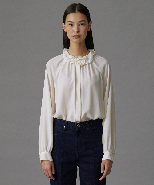 TTUDEMENT(トュードメント)の「70s RUFFLE BLOUSE IVORY(シャツ/ブラウス・レディース・その他・FREE)」の2枚目の写真