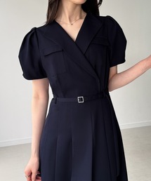 junoah（ジュノア）の「ベルト付きタックフレアノーカラーワンピース（ワンピース）」