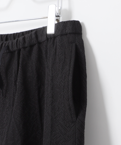 B.C STOCK(ベーセーストック)の「Deux Allures / ドゥ アリュール SASHIKO リラックスパンツ(スラックス・メンズ・ブラック/アイボリー/ブルー・FREE)」の21枚目の写真