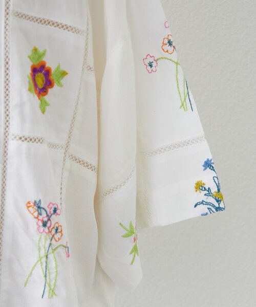 Remind me and forever（リマインドミーアンドフォーエバー）の「【nane】【India series】パッチワーク刺繍シャツブラウス（シャツ/ブラウス・レディース・オフホワイト/ブラック・FREE）」の19枚目の写真