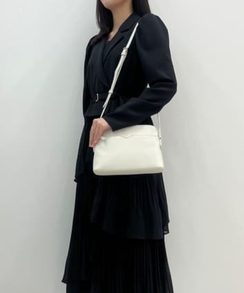 Samantha Thavasa（サマンサタバサ）の「サマンサギャレット ショルダーバッグ[Revival Collection]（ショルダーバッグ・レディース・ラベンダー/ピンク/オフホワイト/ライトブルー/ブラック/グレイッシュベージュ/ワインレッド/ネイビー・FREE）」の2枚目の写真