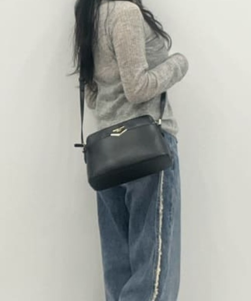 Samantha Thavasa（サマンサタバサ）の「サマンサギャレット ショルダーバッグ[Revival Collection]（ショルダーバッグ・レディース・ラベンダー/ピンク/オフホワイト/ライトブルー/ブラック/グレイッシュベージュ/ワインレッド/ネイビー・FREE）」の3枚目の写真
