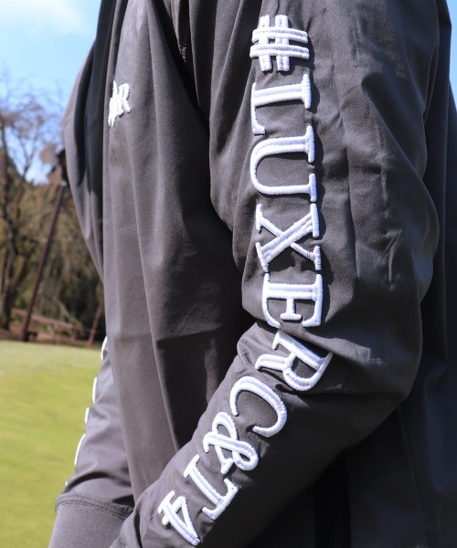 LUXE/R GOLF(ラグジュ ゴルフ)の「(RM)【LUXE/R GOLF】ナイロン ストレッチ ブロード コード刺繍 プルオーバー シャツ(スウェット・メンズ・ベージュ系/チャコールグレー/ブラック・X-LARGE/LARGE/MEDIUM)」の14枚目の写真