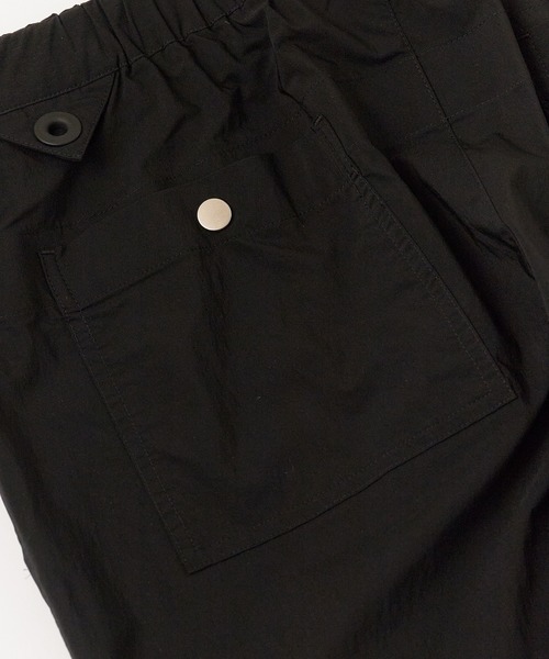 WHITE MOUNTAINEERING(ホワイトマウンテニアリング)の「White Mountaineering/ホワイトマウンテニアリング × Dickies/ディッキーズWM×Dickies TAPERED PANTS ガゼットクロッチ コラボレーションテーパードパンツ 2026年 夏 夏服(チノパンツ・メンズ・ブラウン/ブラック・1/3/2)」の8枚目の写真