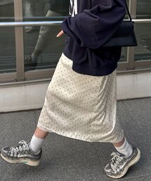 DISCOAT（ディスコート）の「【umm.】ドット柄サテンナロースカート（スカート）」