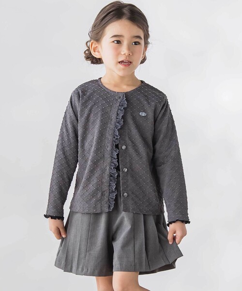 BeBe Petits Pois Vert(ベベプチポワヴェール)の「ポツポツ編み長袖チュールフリルカーディガン(カーディガン/ボレロ・キッズ・ブラック系その他/ホワイト・150cm/120cm/140cm/130cm)」の4枚目の写真