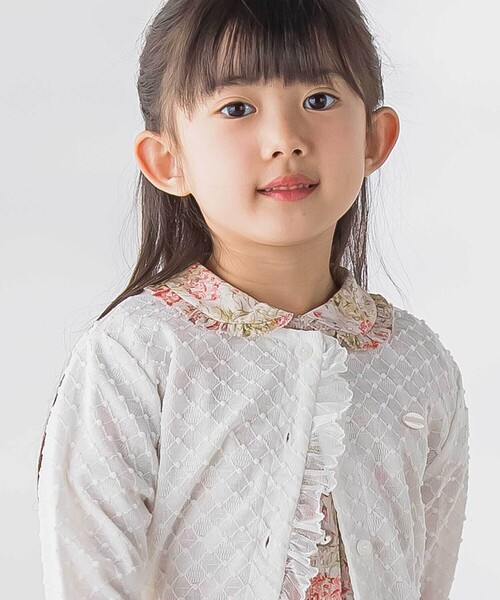 BeBe Petits Pois Vert(ベベプチポワヴェール)の「ポツポツ編み長袖チュールフリルカーディガン(カーディガン/ボレロ・キッズ・ブラック系その他/ホワイト・150cm/120cm/140cm/130cm)」の6枚目の写真