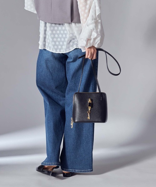 Gready Brilliant（グレディブリリアン）の「キーチェーン付きショルダー（ショルダーバッグ・レディース・ブラック/ベージュ・FREE）」の6枚目の写真