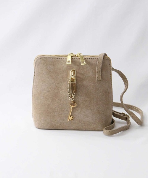 Gready Brilliant（グレディブリリアン）の「キーチェーン付きショルダー（ショルダーバッグ・レディース・ブラック/ベージュ・FREE）」の7枚目の写真