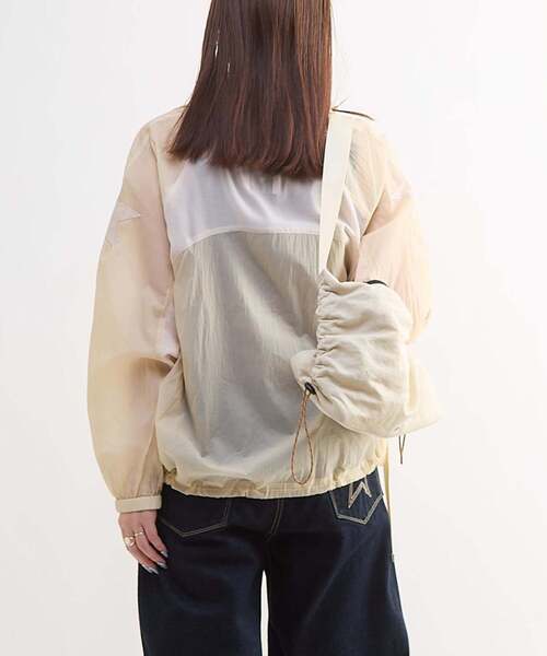 CONVERSE TOKYO(コンバーストウキョウ)の「STAR★ PATCH SHEER BLOUSON(ブルゾン・レディース・サックスブルー/ピンク/ベージュ・FREE)」の13枚目の写真