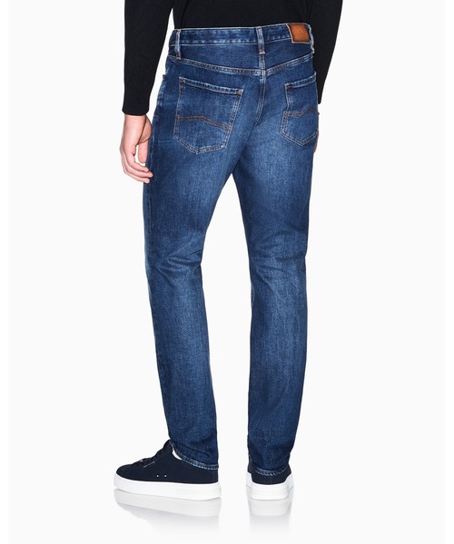 ARMANI EXCHANGE(アルマーニエクスチェンジ)の「【A|X アルマーニ エクスチェンジ】ダークブルーウォッシュ スリムフィット デニムパンツ_J14 SLIM(デニムパンツ・メンズ・ダークブルー・34inch/30inch/29inch/28inch/33inch/32inch/31inch)」の2枚目の写真