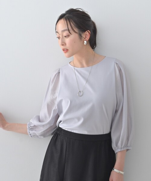 UNTITLED(アンタイトル)の「【洗える/袖シアー】ポンチ袖ボリュームトップス(Tシャツ/カットソー・レディース・ブラック/グレー/オフホワイト・50/48/44/04/02/00)」の10枚目の写真