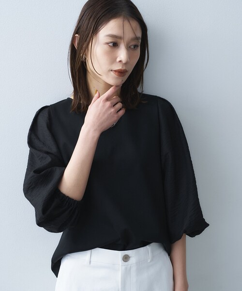 UNTITLED(アンタイトル)の「【洗える/袖シアー】ポンチ袖ボリュームトップス(Tシャツ/カットソー・レディース・ブラック/グレー/オフホワイト・50/48/44/04/02/00)」の13枚目の写真