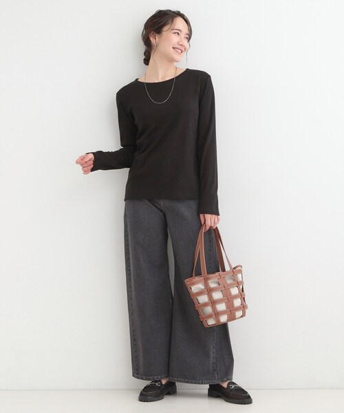 SHOO・LA・RUE(シューラルー)の「ベーシック テレコクルーネックインナー(Tシャツ/カットソー・レディース・ブラック/ホワイト・04/01/02/03)」の9枚目の写真