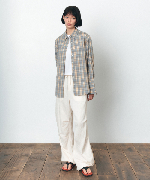 SIYAZU（シヤジュ）の「SITP5246 ソフトマルチチェックシャツ_ブルーグレー（シャツ/ブラウス・レディース・ライトグレー・ONE）」の3枚目の写真