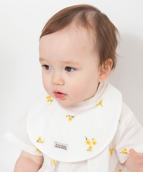 BRANSHES（ブランシェス）の「【おそろい】花刺しゅうスタイ（スタイ/よだれかけ・キッズ・ブルー/オフホワイト・FREE）」の4枚目の写真