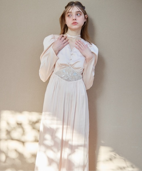 etre loin(エトルワン)の「Tulip embroidered dress(ドレス・レディース・ブラック/ホワイト/ピンクベージュ・M)」の4枚目の写真
