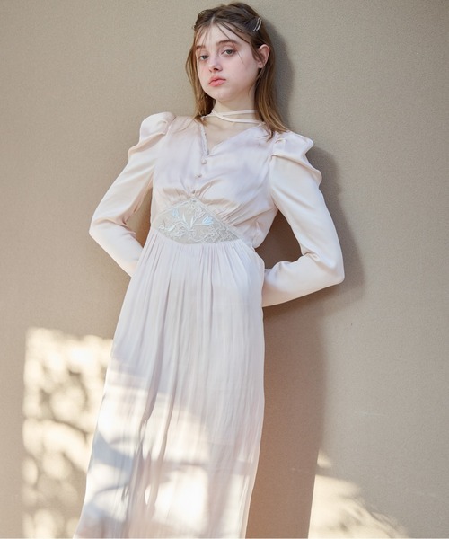 etre loin(エトルワン)の「Tulip embroidered dress(ドレス・レディース・ブラック/ホワイト/ピンクベージュ・M)」の5枚目の写真