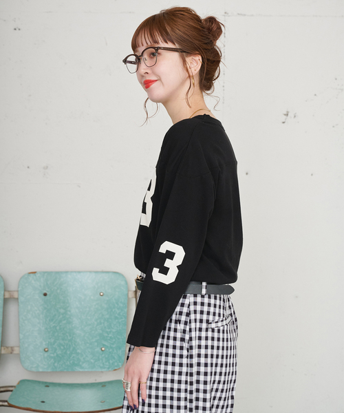 B.C STOCK（ベーセーストック）の「【ZOZO限定】手洗い可 / シアーナンバーロゴfootball tee（Tシャツ/カットソー・レディース・スカイブルー/アイボリー/ブラック/グリーン・FREE）」の6枚目の写真